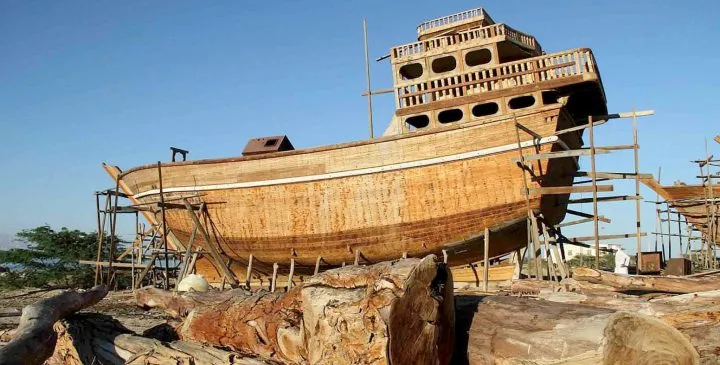 مراحل ساخت لنج در قشم