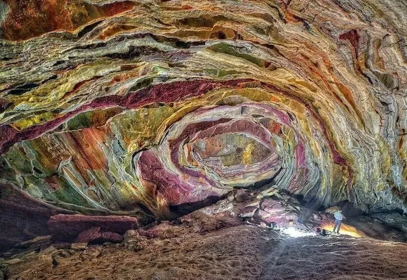 غار نمکدان قشم