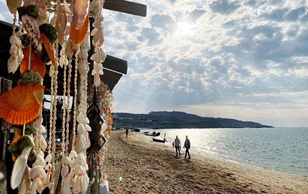 ساحل آرام قشم براي تجربه زندگي بدون تکنولوژی