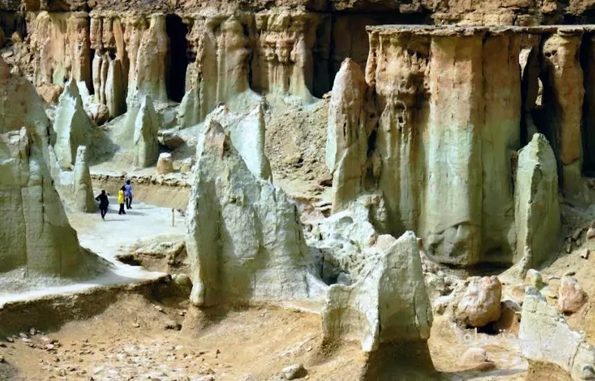 دره ستارگان قشم در غروب؛ لوکيشن محبوب اينستاگرامي