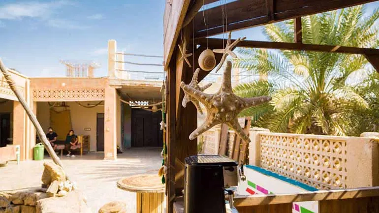 کوچه های باریک و بادگیرهای بندر لافت قشم