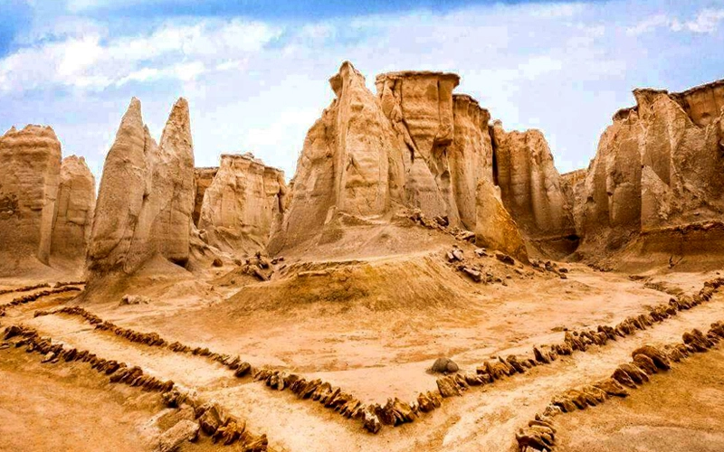 نمایی عمومی از دره ستارگان قشم در نزدیکی روستای برکه خلف