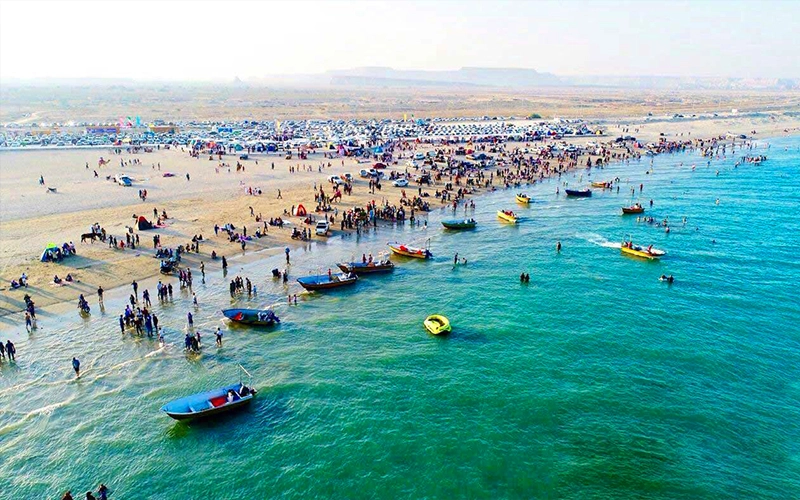 تفریحات و عکاسی در جزایر ناز قشم