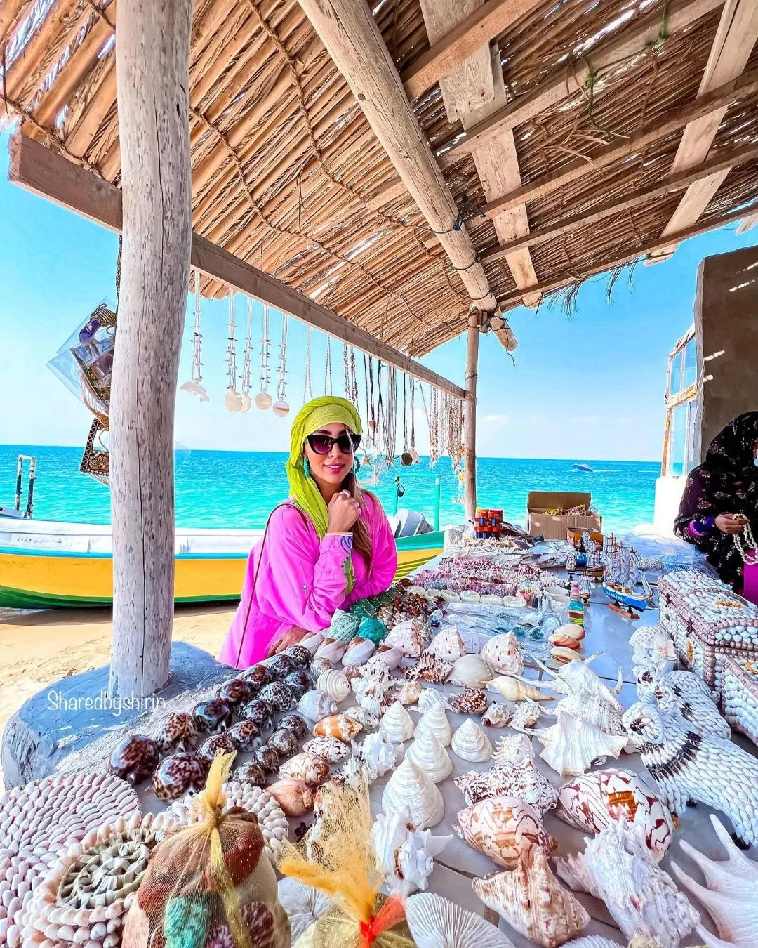 تور جزیره هنگام از قشم و قایق سواری در آب های خلیج فارس