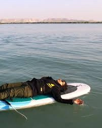 پدل برد در جنگل های حرا قشم تجربه ای آرام و مهیج