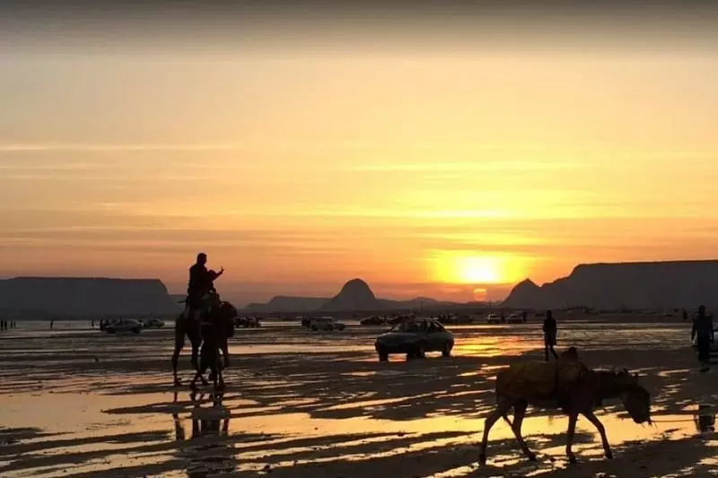 سواحل جزیره ناز