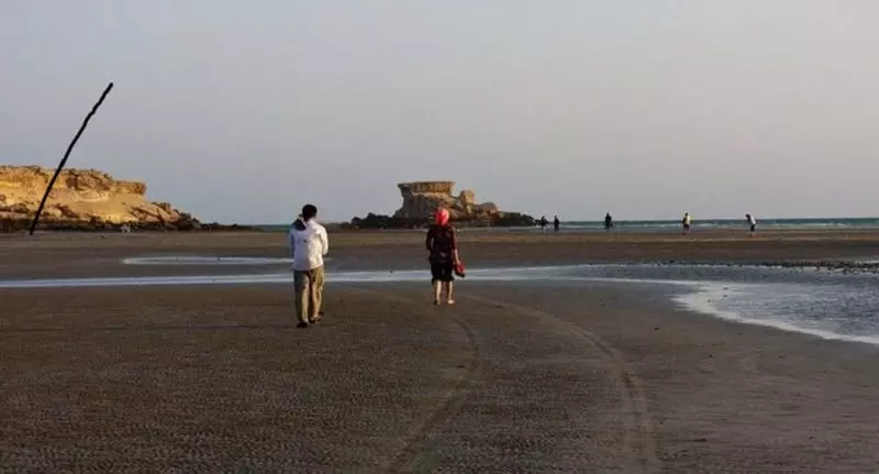 جزيرة ناز هي  في جزيرة قشم الواقعة في الخليج الفارسي