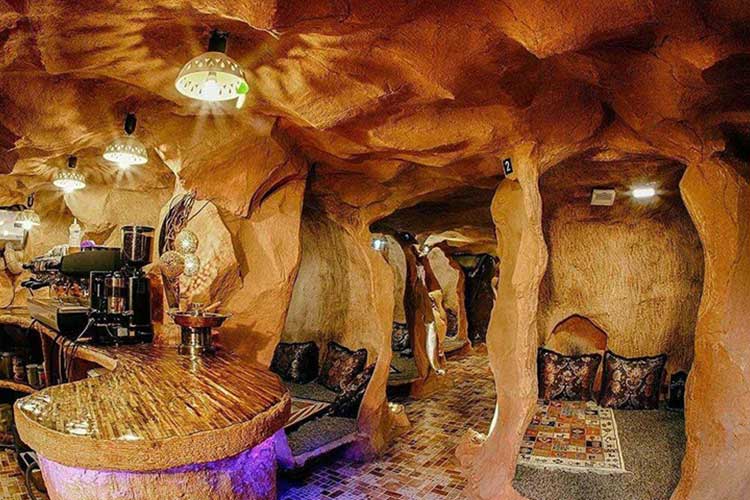 فضای داخلی رستوران حاج غفور قشم