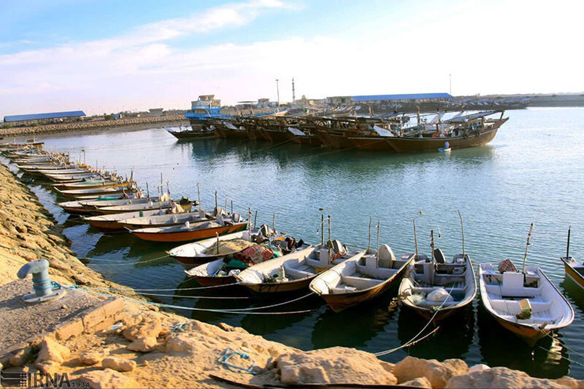 قایق سواری و لنج در قشم