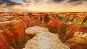 دره ستارگان و ستون های فرسایشی