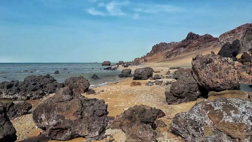 آبسنگ هاي مرجاني و سواحل مرجاني اطراف جزيره لارک