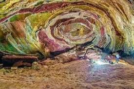 غار رنگین کمان هرمز