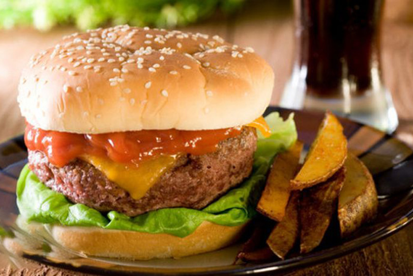 فست فودهای قشم و تنوع برگر و پیتزا