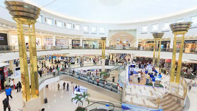 ساحل و بازارهای شهر قشم