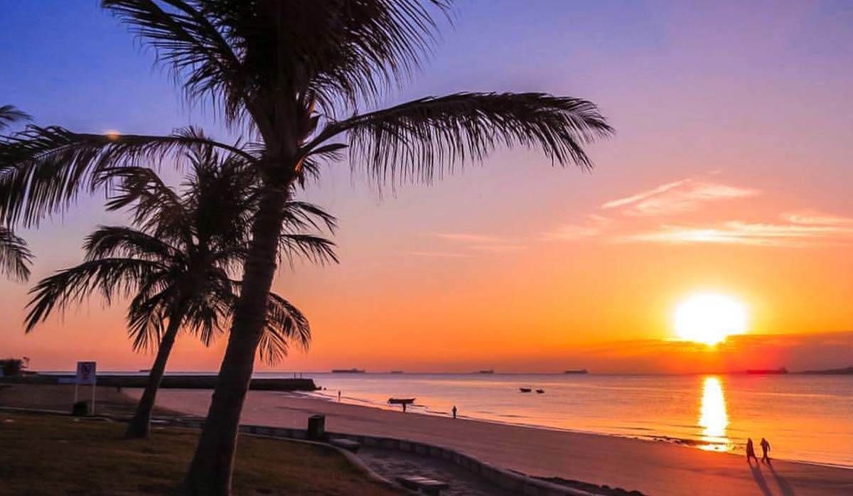 ساحل ناز قشم برای پیاده روی