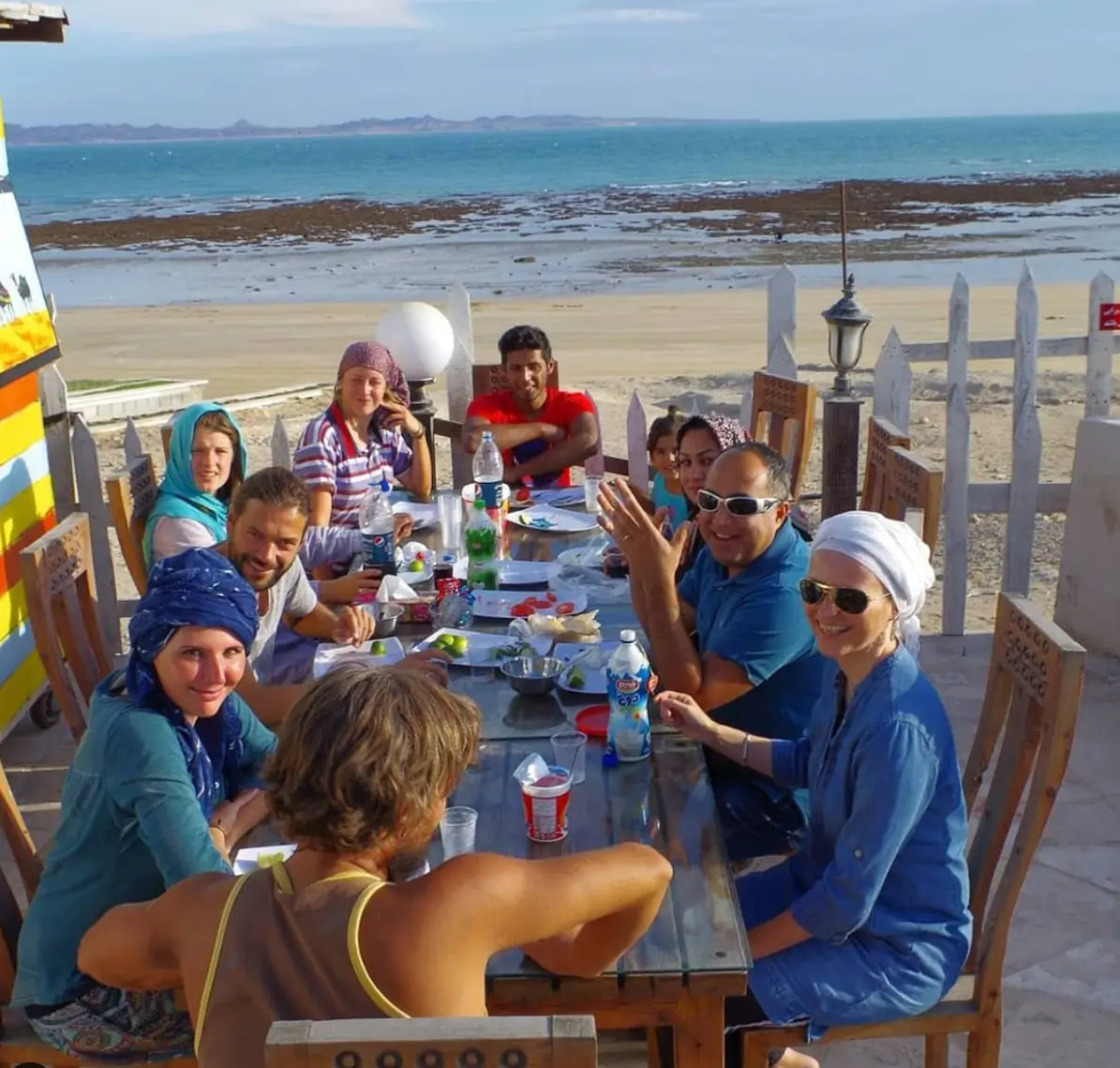 رستوران فانوس و رستوران های محلی با موسیقی زنده در قشم