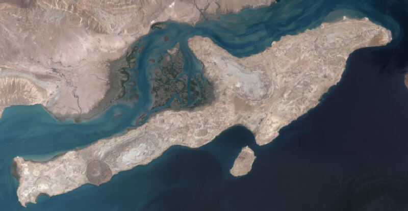 ساحل قشم در هوای معتدل