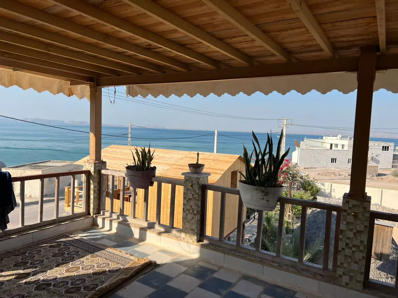 کمپینگ در جزیره هنگام در فصل پاییز و زمستان