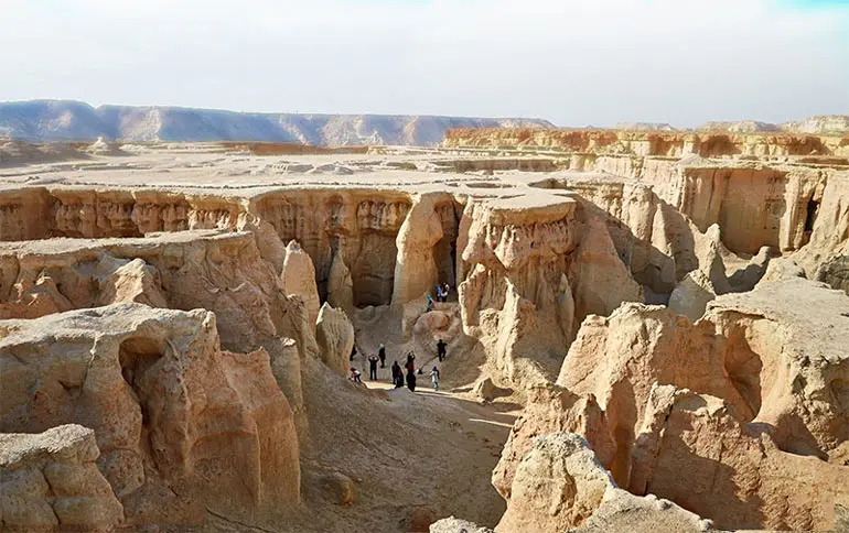 جاذبه های نزدیک بام قشم