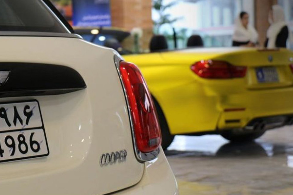 ميني بوس ها و کرایه خودرو در قشم