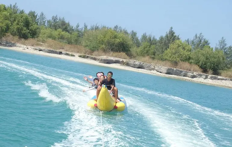 تفريحات دريايي و ساحلي