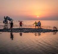 کمپ ساحلي درگهان در کنار دريا