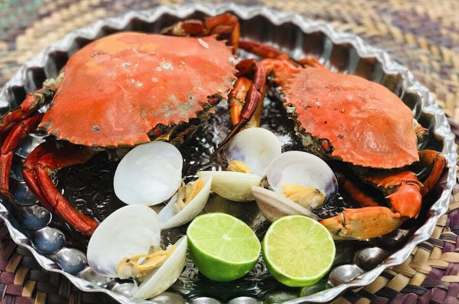 رستوران تمیز و استاندارد در قشم