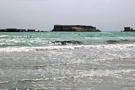 استفاده از جليقه نجات در تورهای دریایی قشم