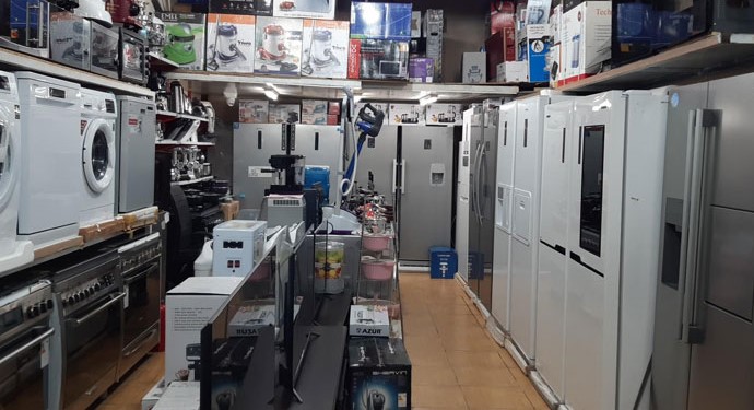 خیابان های اطراف بازار گیاهدان قشم و رفت و آمد خریداران