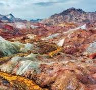 فعالیتهای گردشگری در دره رنگین کمان