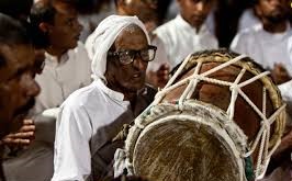 نوازنده ني انبان در يكي از جشن هاي قشم