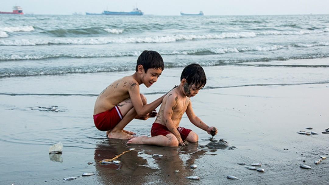 خانواده شاد در ساحل قشم