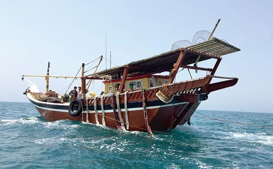 کانتينرهاي تجاري در اسکله هاي قشم