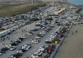 دسترسي به جاذبه هاي طبيعي اطراف کمپ ايران زمين قشم