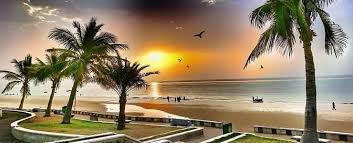 محوطه هاي زيبا و چشم انداز کمپ ايران زمين قشم