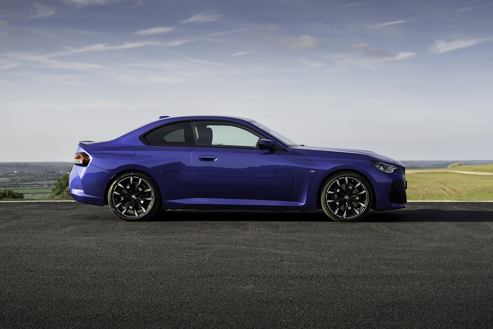 نمای جانبی ب‌ام‌و سری ۲ کوپه