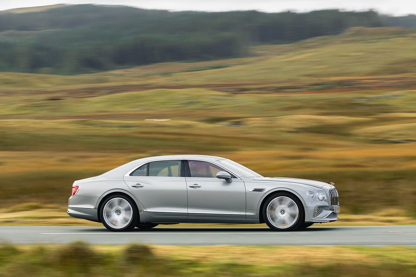 Bentley Flying Spur hybrid review 2025 02