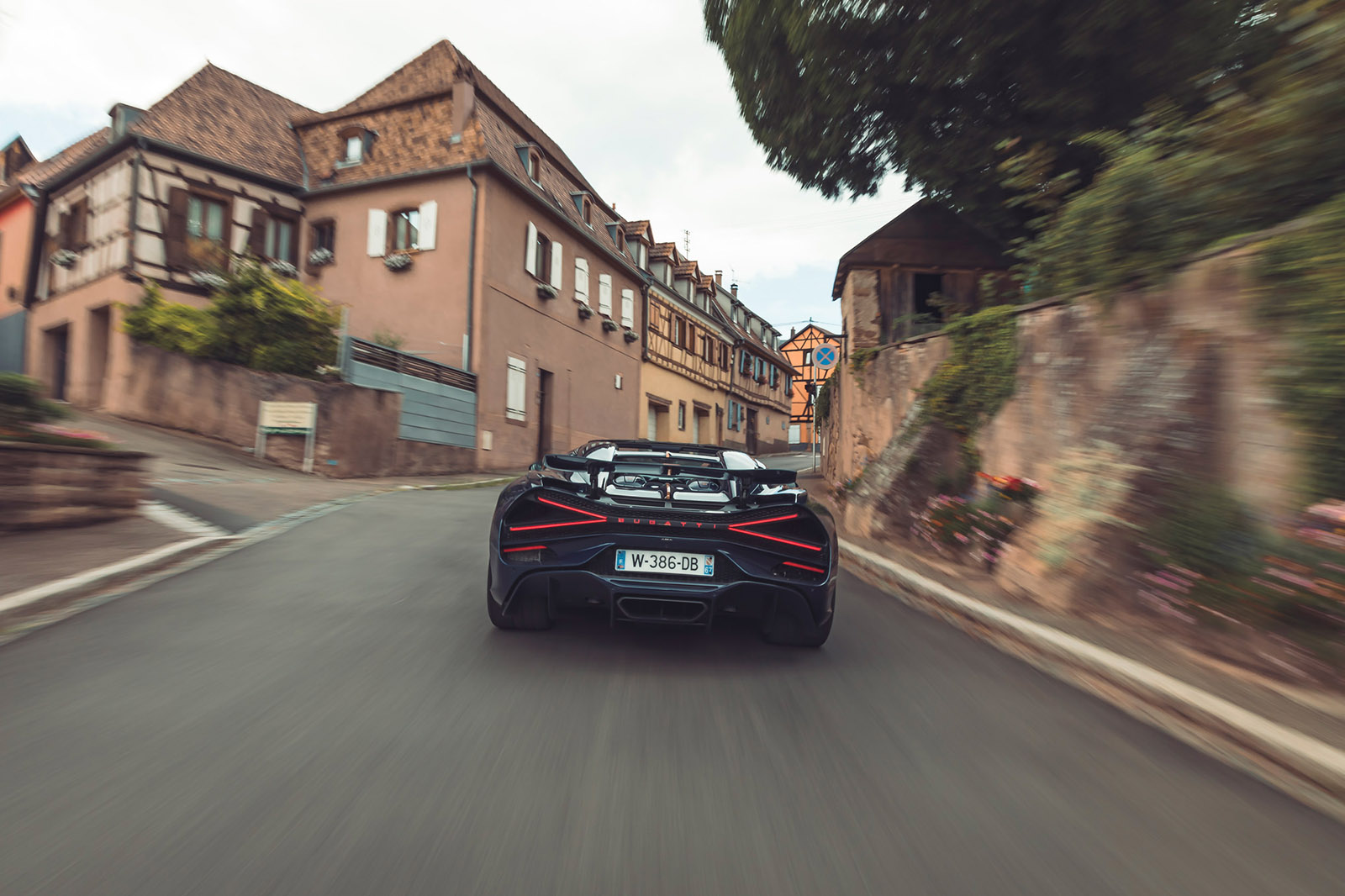 بوگاتی میسترال بررسی ۲۰۲۵ ۰۲۶