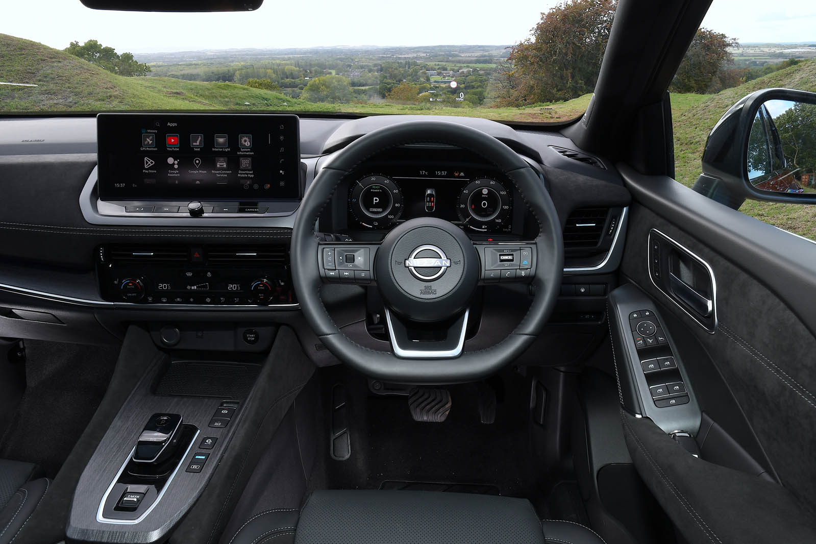 Nissan Qashqai e Power review 2025 08 dash