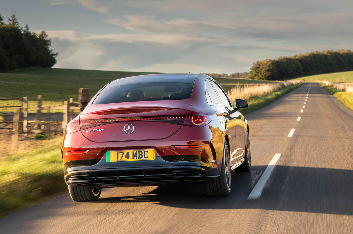 مرسدس بنز CLA 2025 نمای جانبی