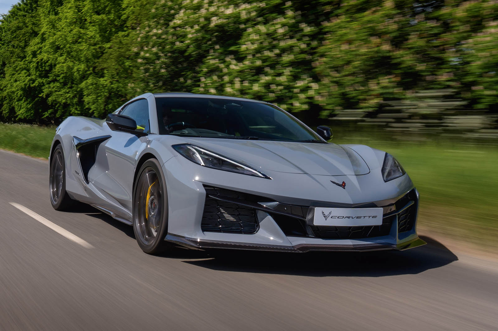 کوروت E-Ray در تست بزرگراه