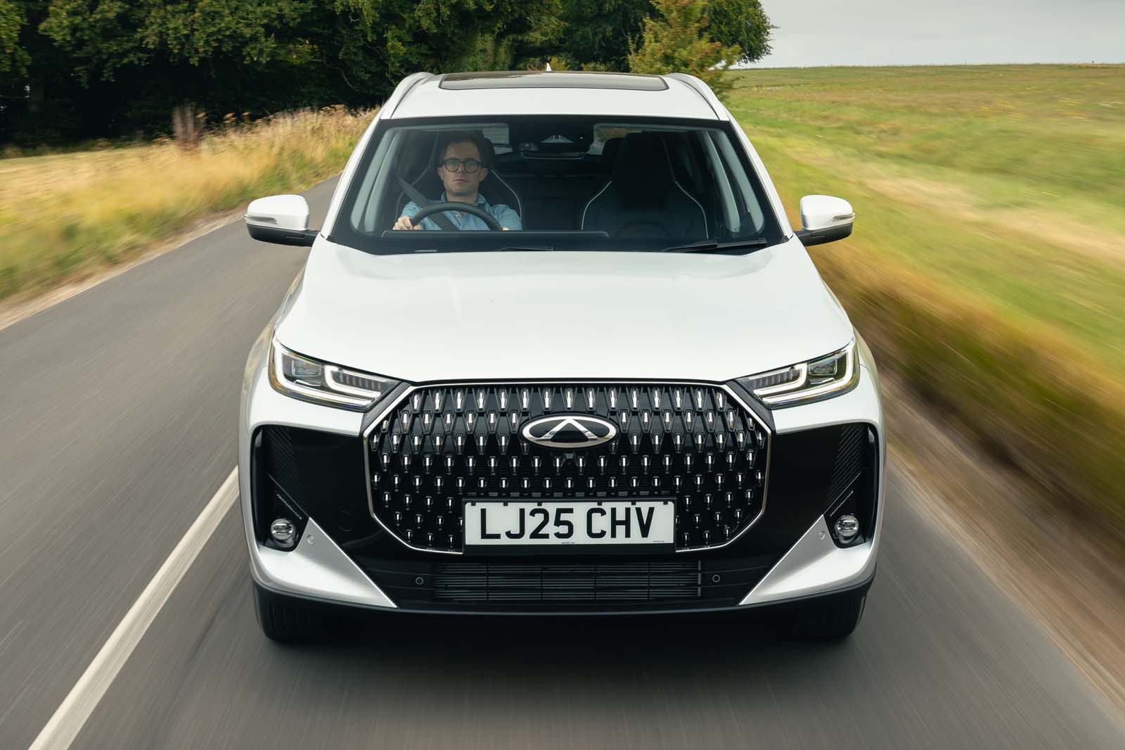 چری تیگو 7 پلاگين هيبريد نماي سه رخ در فضاي باز