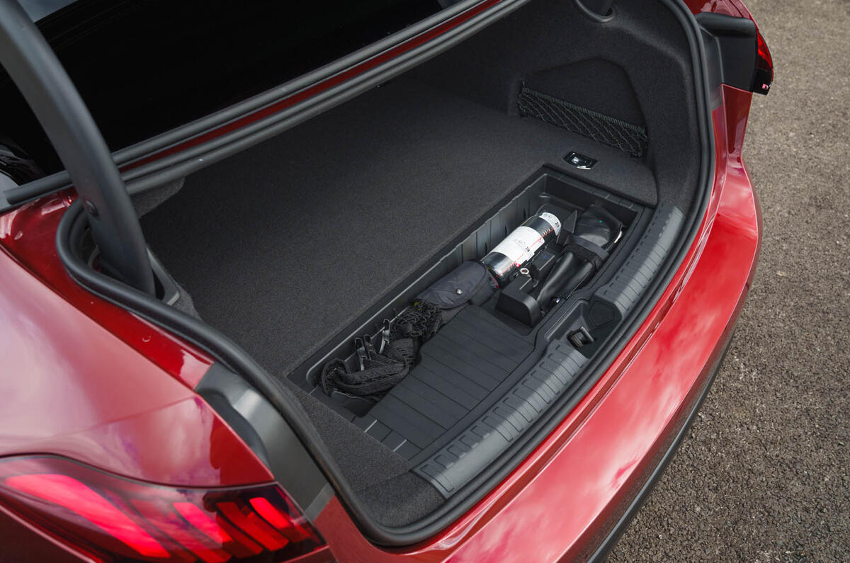 فضای صندوق آئودی A6 2025 نسخه هیبرید