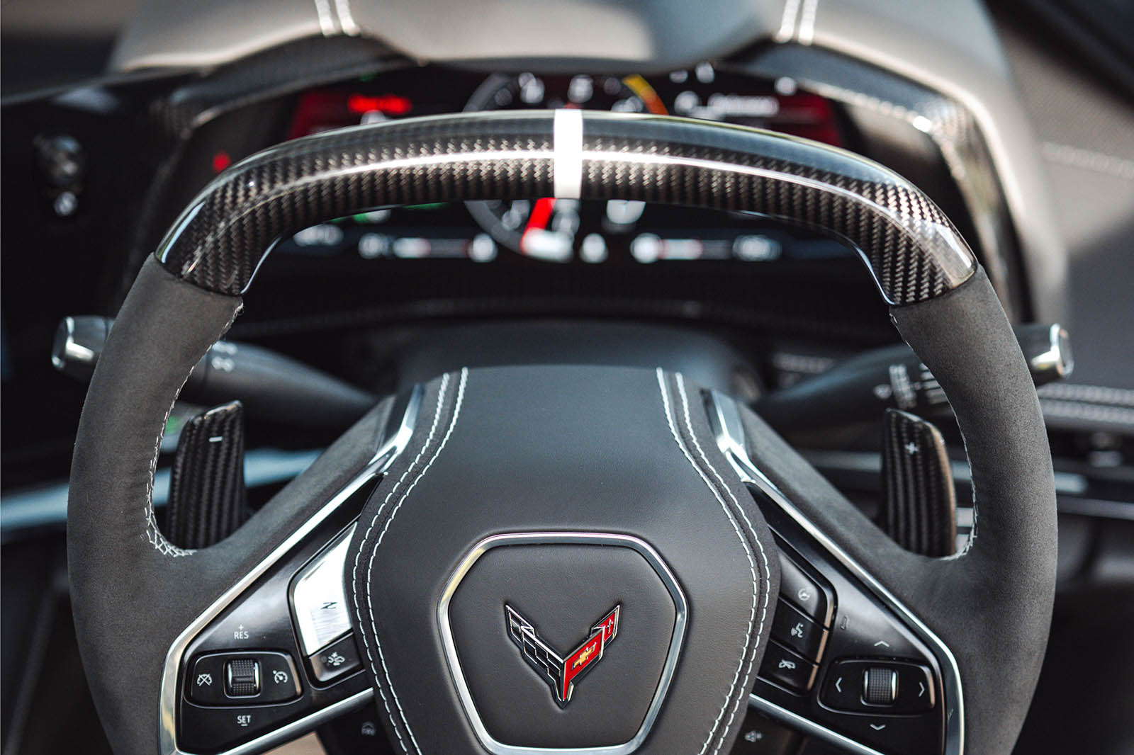 کابين کوروت E-Ray با تريم کربن و نمايشگرهاي اختصاصي