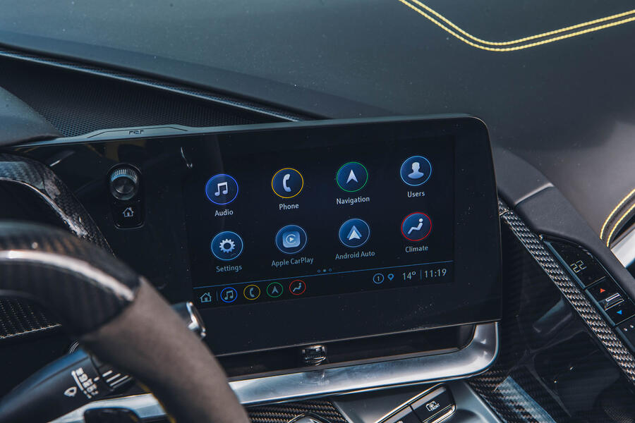 نمایشگر و کنترل‌های کوروت Z06