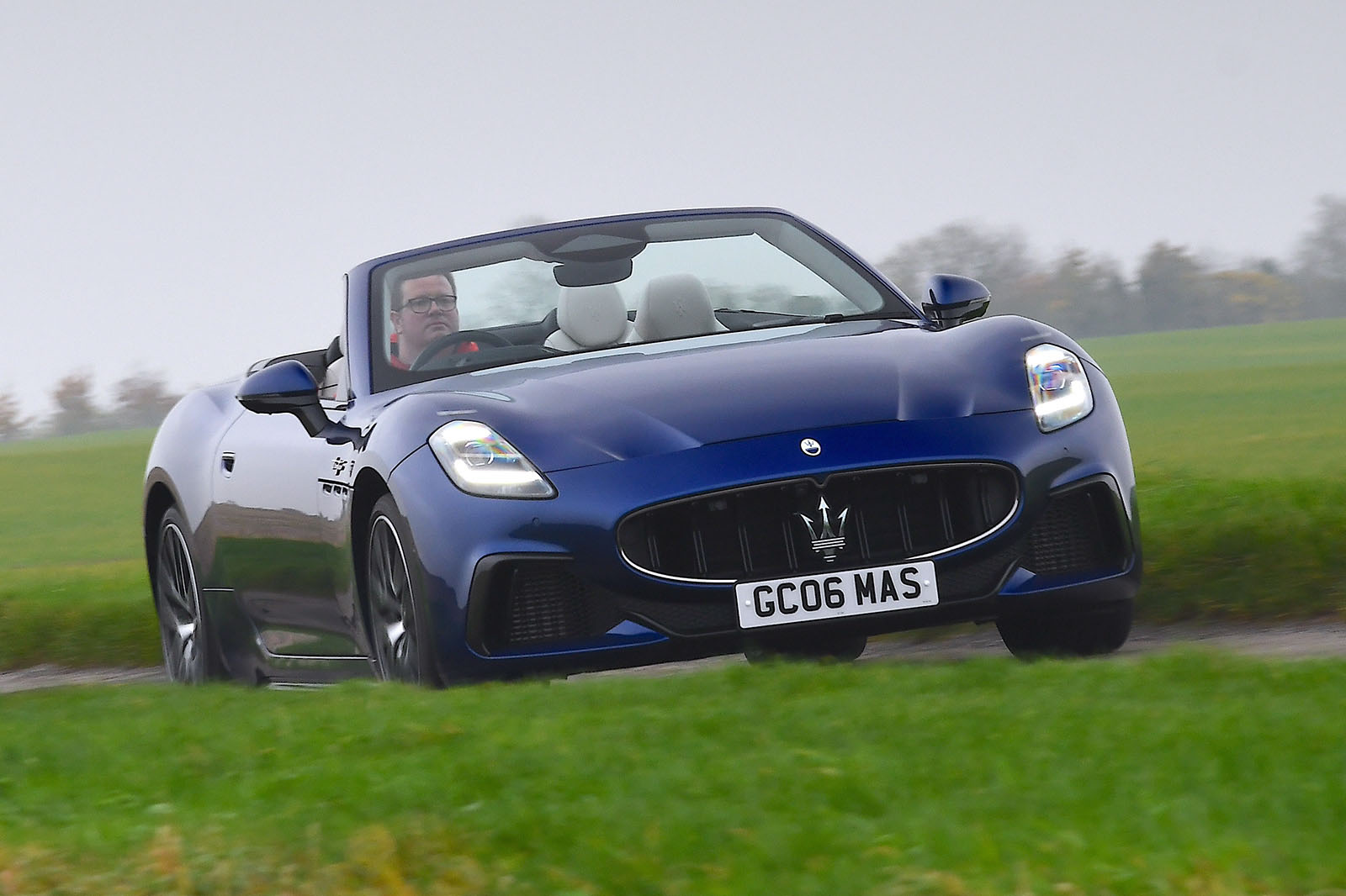 نمای جلو پانورامیک گرن کابریو