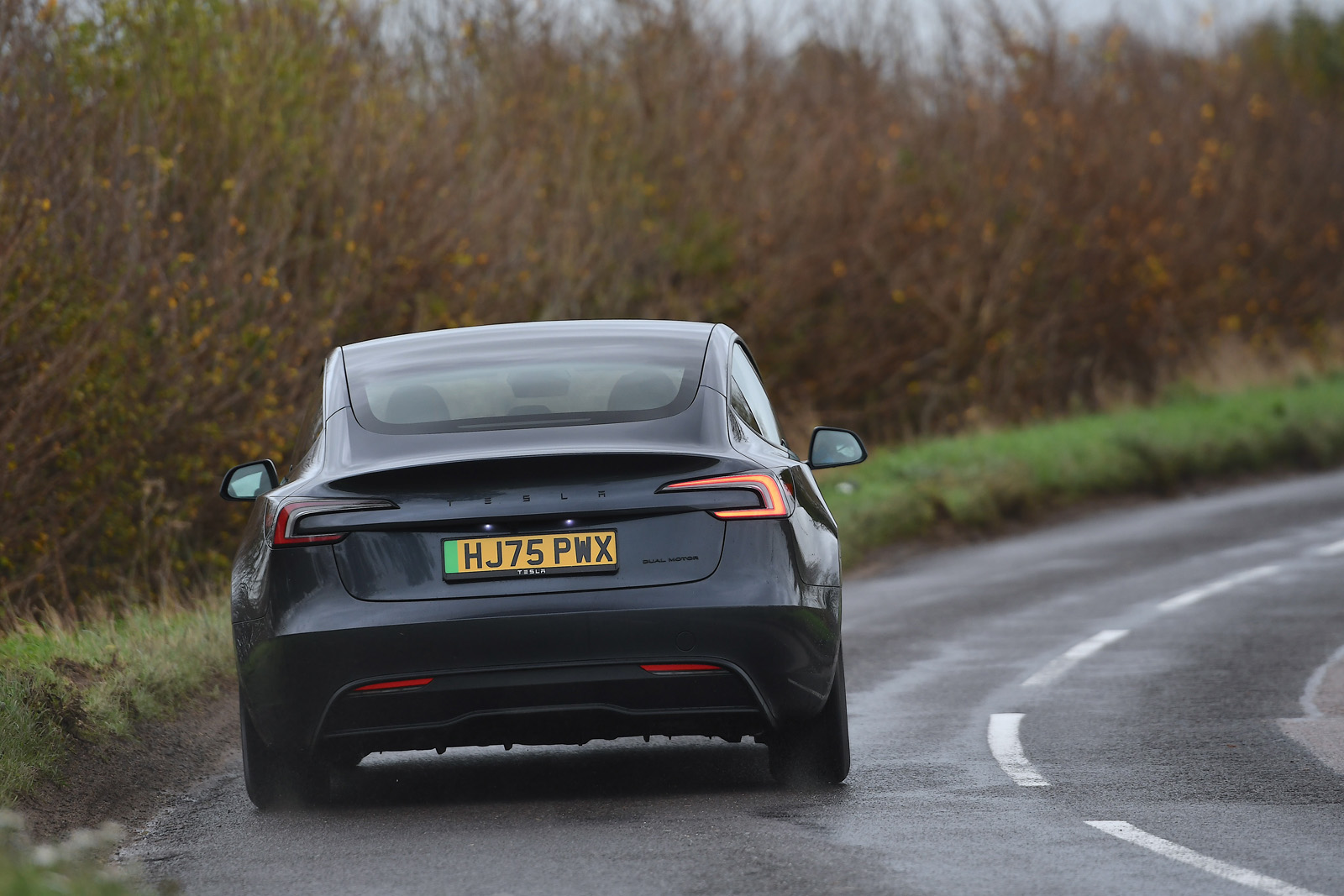 تسلا مدل 3 دو موتوره سال 2025 jb2