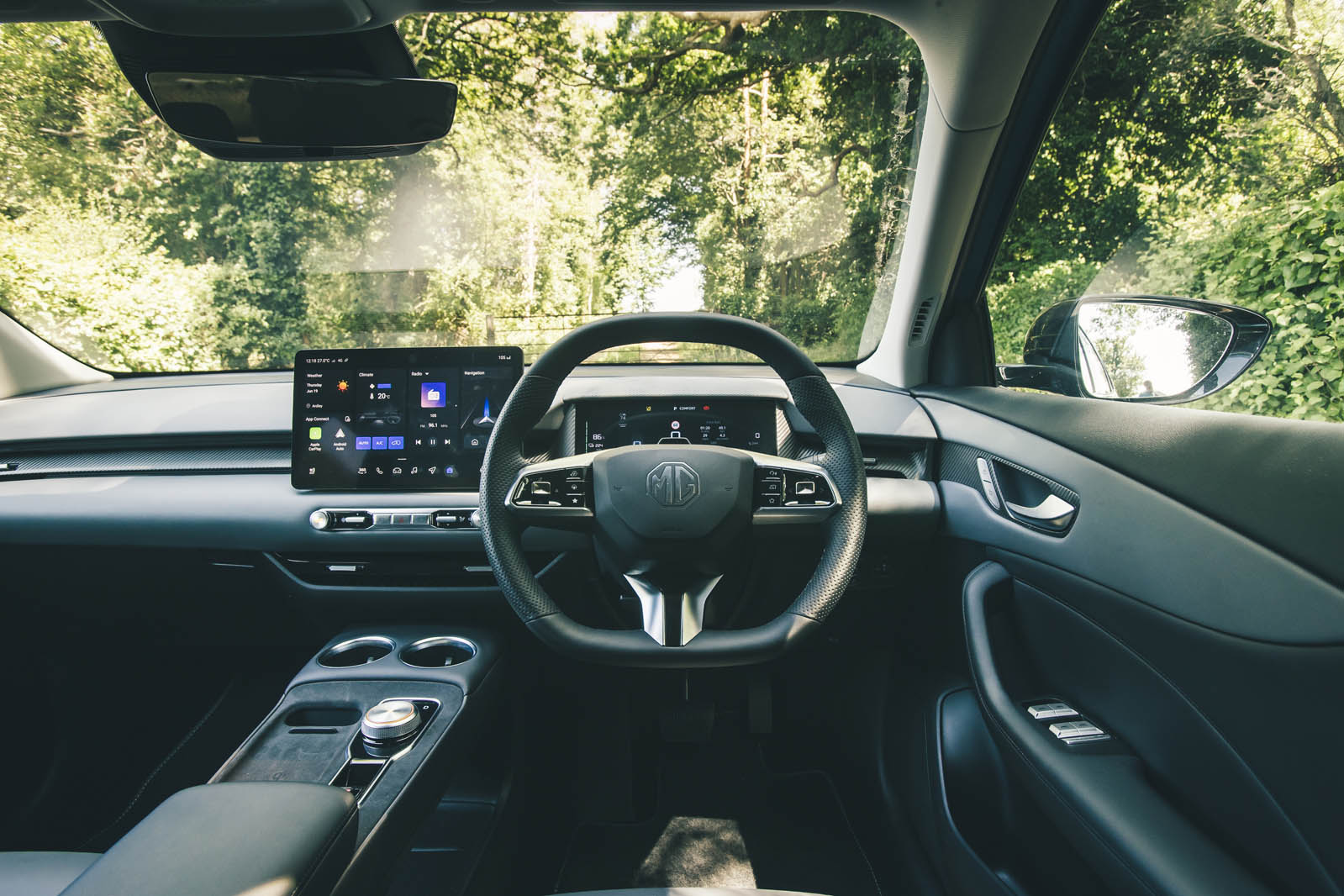 کابین داخلی S5 EV با صفحه نمایش بزرگ