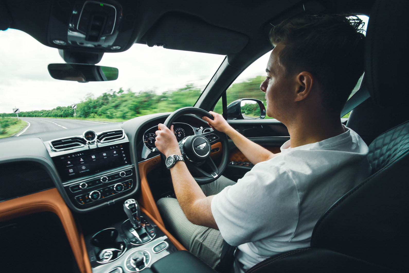 bentley bentayga s rt 2024 jh 44