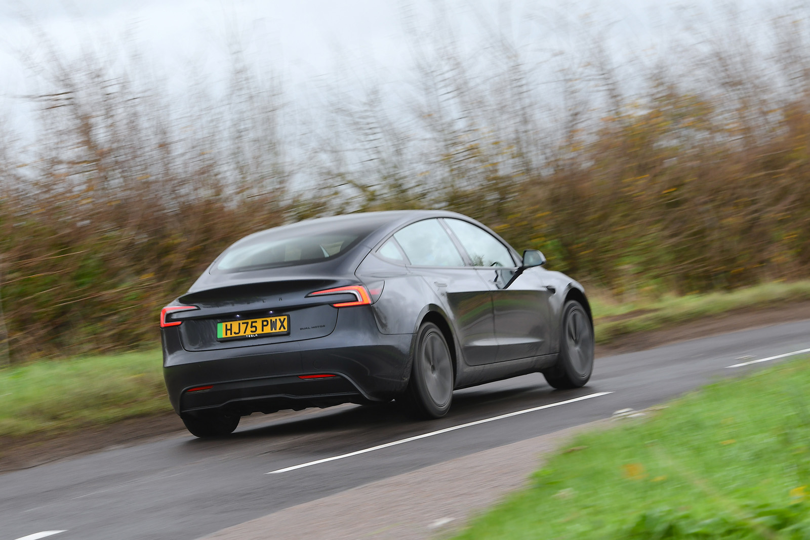 تسلا مدل 3 دو موتوره سال 2025 jb11